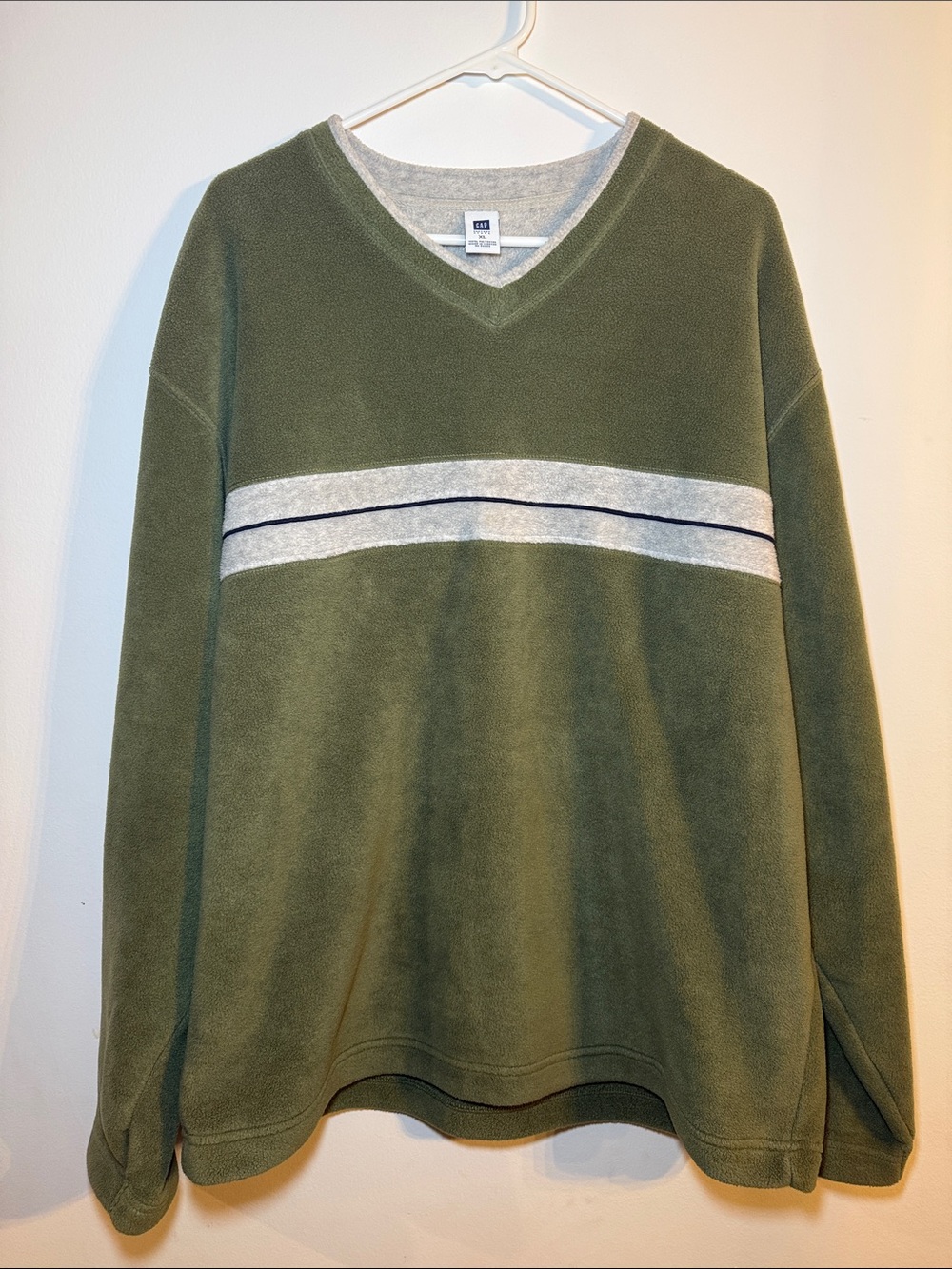 Vintage Gap olive green fleece v-neck pullover sweater grey stripes Men’s XL